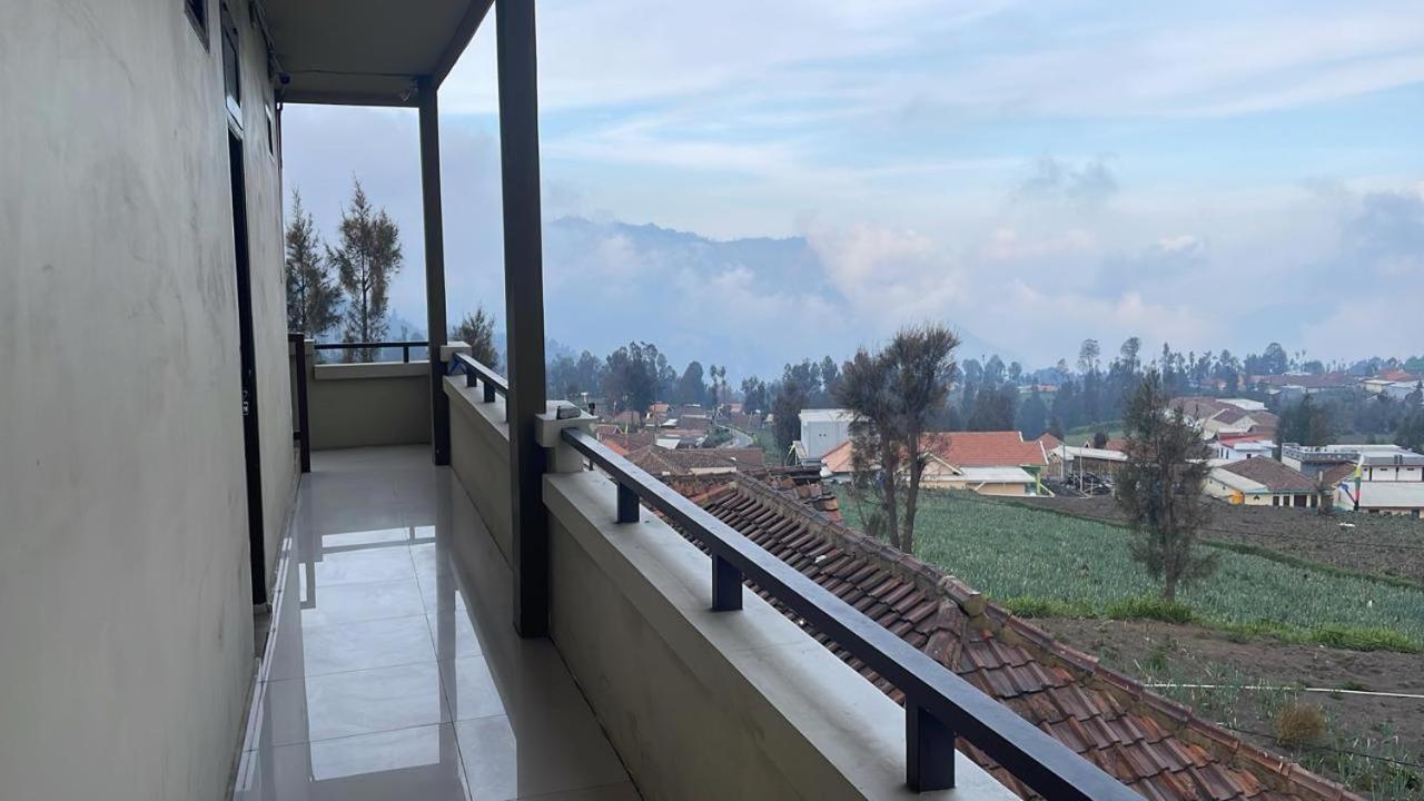 Bromo Semesta Guesthouse Проболинго Экстерьер фото