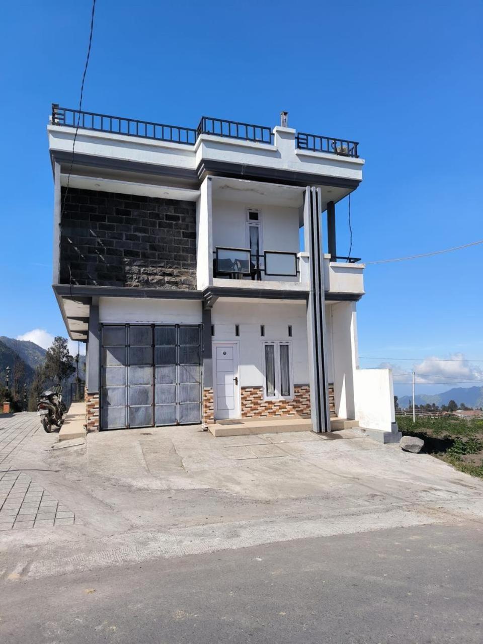 Bromo Semesta Guesthouse Проболинго Экстерьер фото