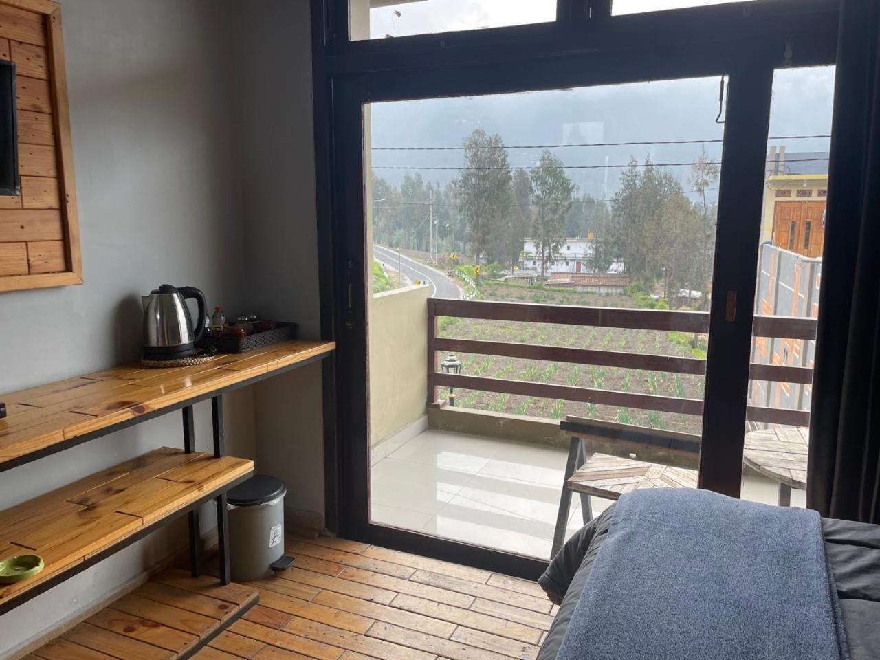 Bromo Semesta Guesthouse Проболинго Экстерьер фото
